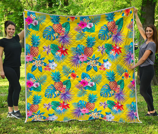 Lime Hawaiian Pineapple Pattern Print Quilt