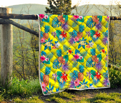 Lime Hawaiian Pineapple Pattern Print Quilt