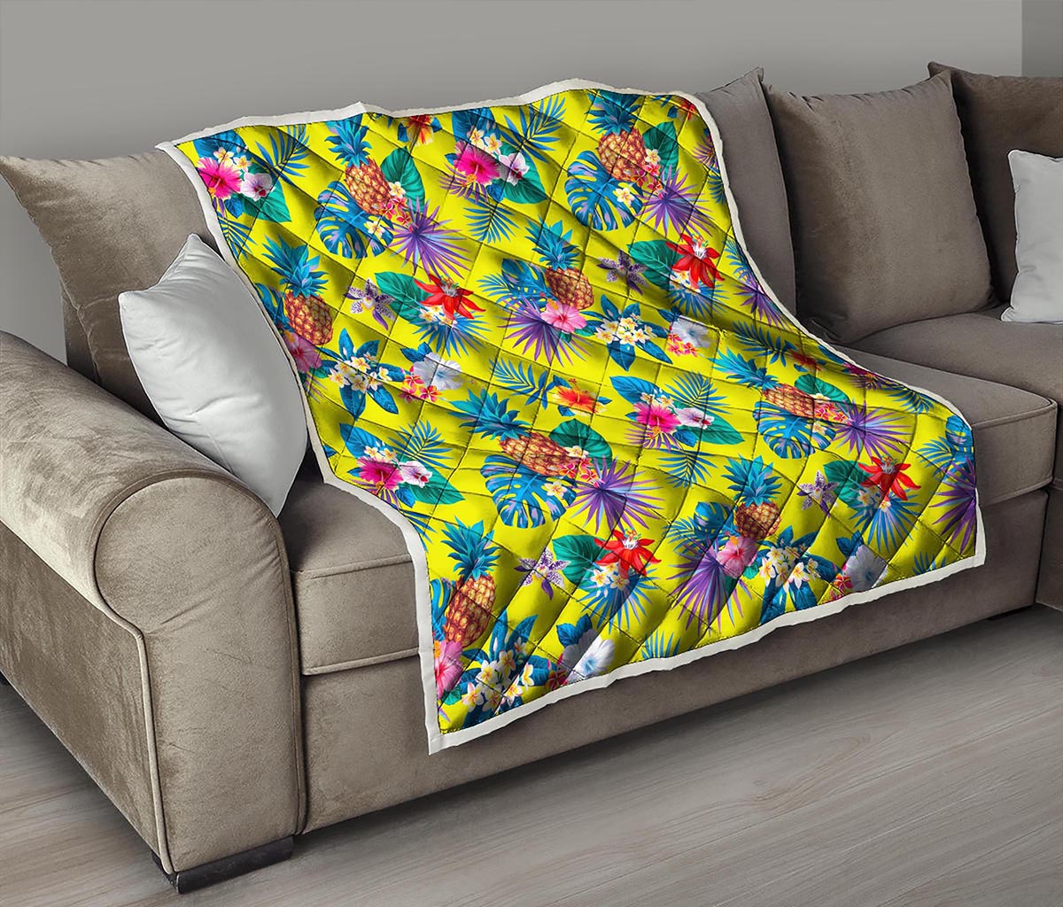 Lime Hawaiian Pineapple Pattern Print Quilt