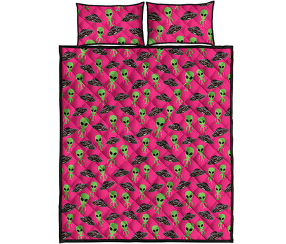 Little Green Alien UFO Print Quilt Bed Set