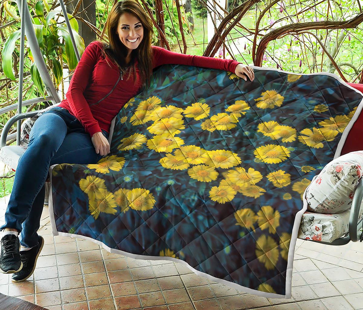Little Yellow Daisy Print Quilt