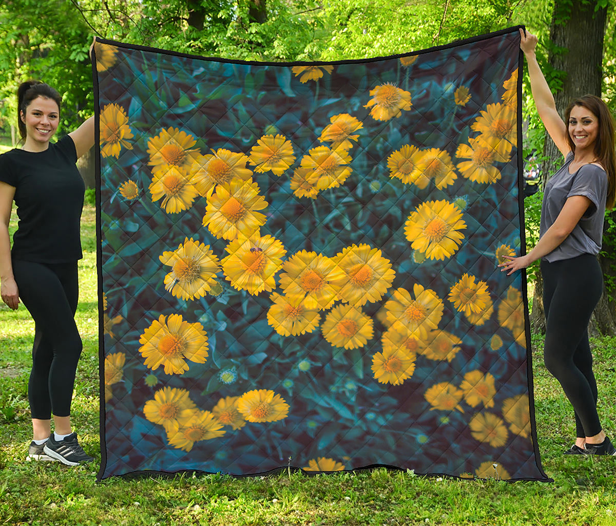 Little Yellow Daisy Print Quilt