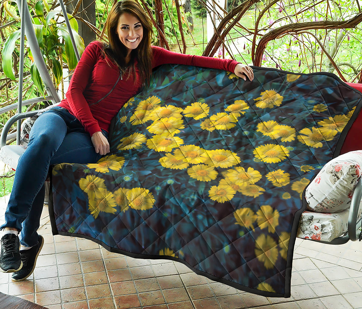 Little Yellow Daisy Print Quilt
