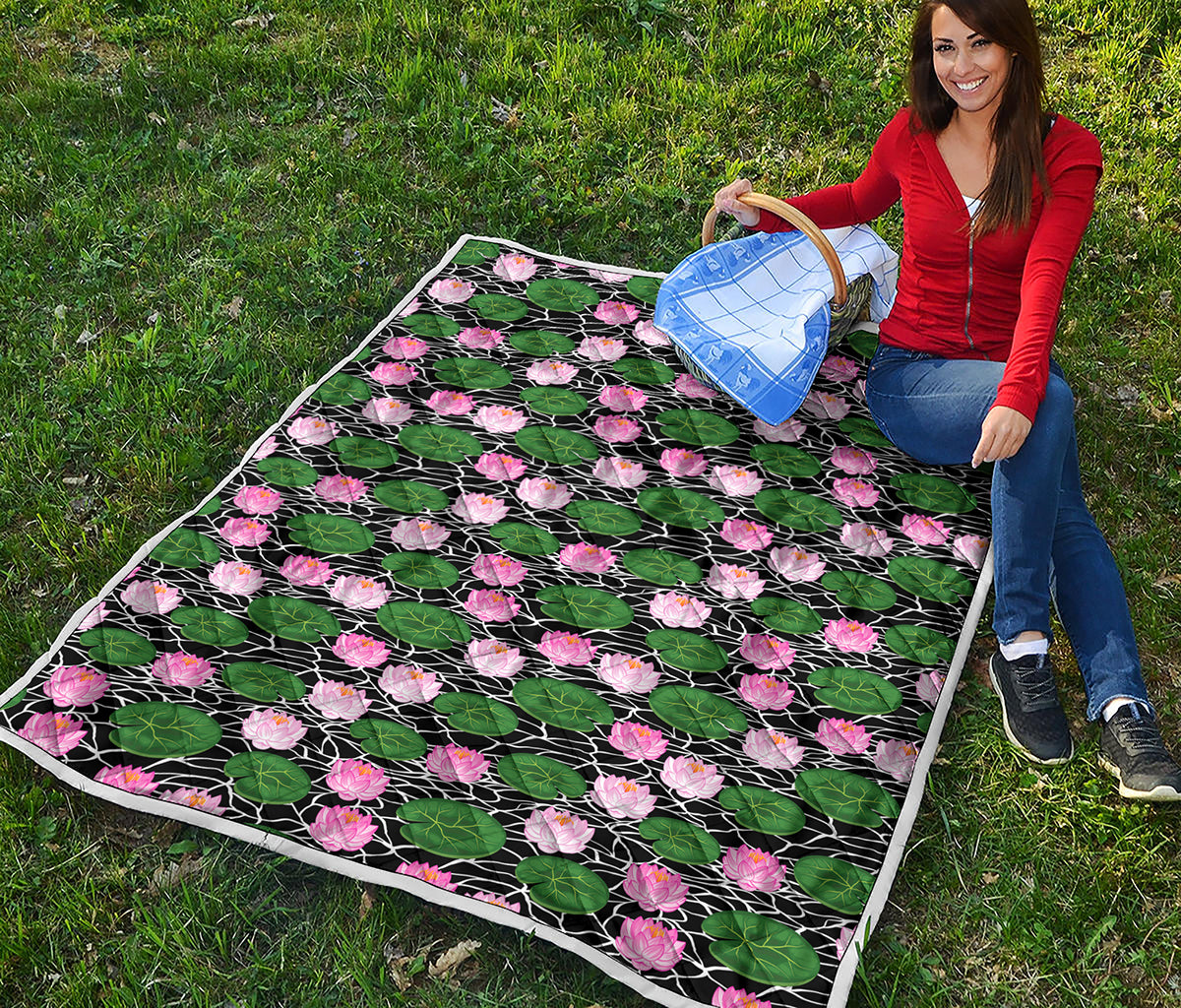 Lotus Flower And Leaf Pattern Print Quilt
