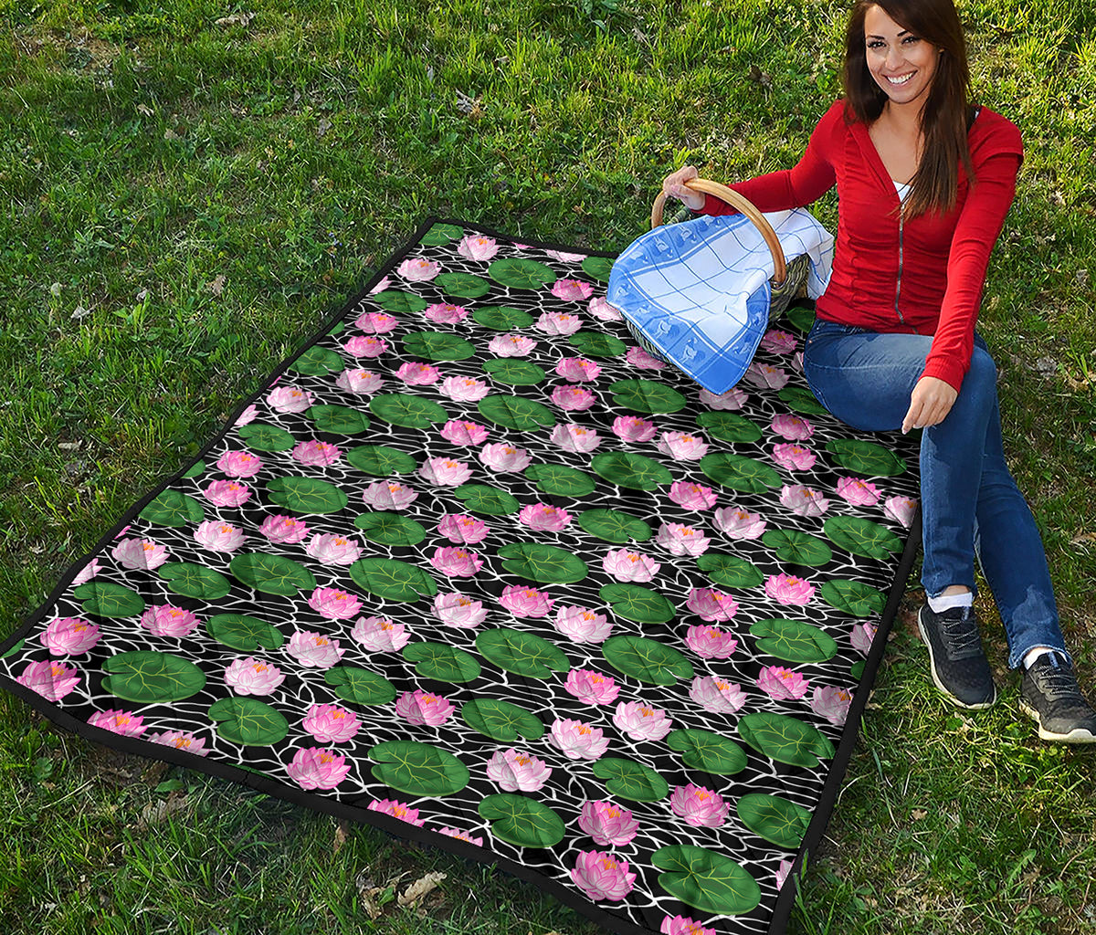 Lotus Flower And Leaf Pattern Print Quilt