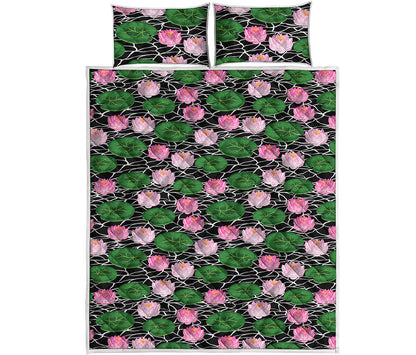 Lotus Flower And Leaf Pattern Print Quilt Bed Set
