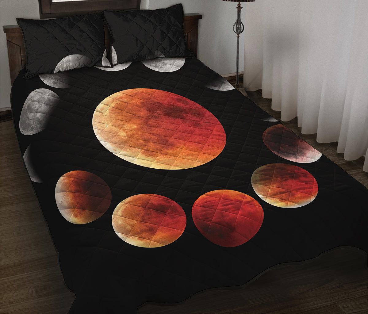 Lunar Eclipse Cycle Print Quilt Bed Set
