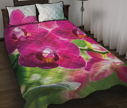 Magenta Orchid Flower Print Quilt Bed Set