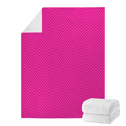 Magenta Pink Zigzag Pattern Print Blanket
