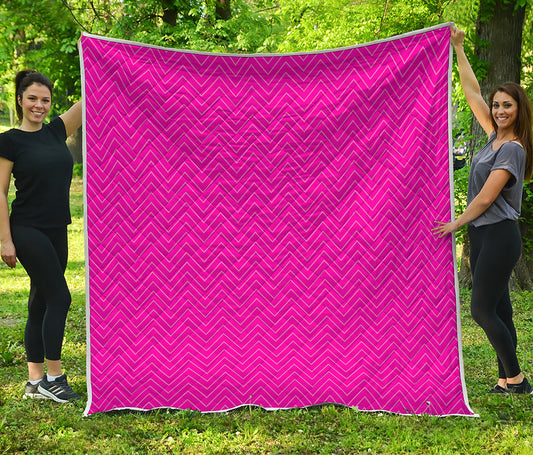 Magenta Pink Zigzag Pattern Print Quilt