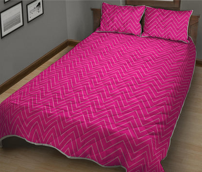 Magenta Pink Zigzag Pattern Print Quilt Bed Set