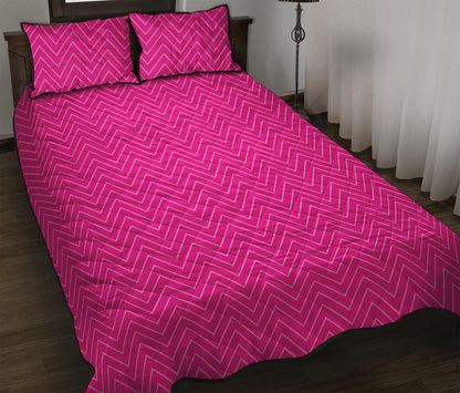 Magenta Pink Zigzag Pattern Print Quilt Bed Set