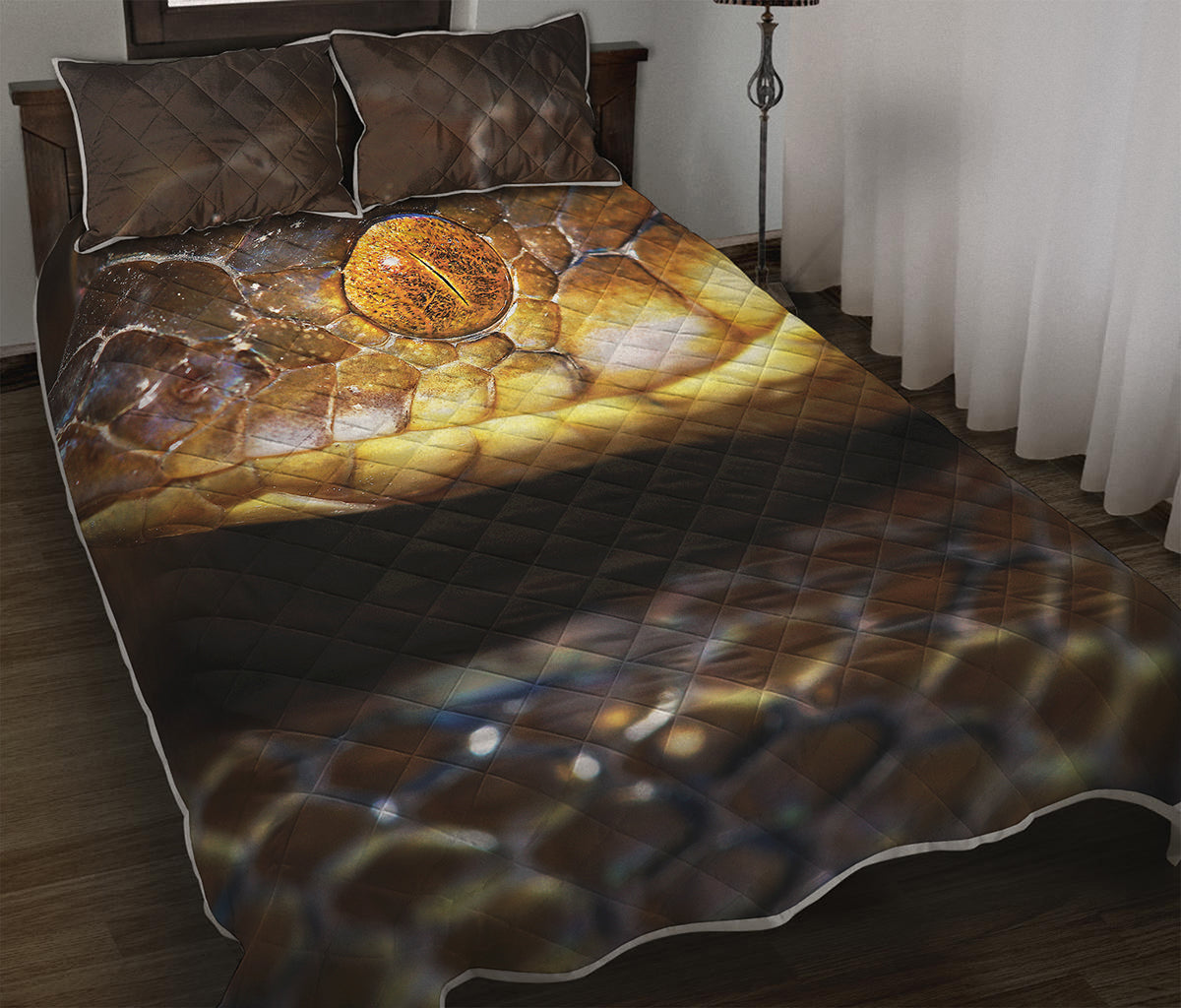 Malagasy Cat Eyed Snake Print Quilt Bed Set