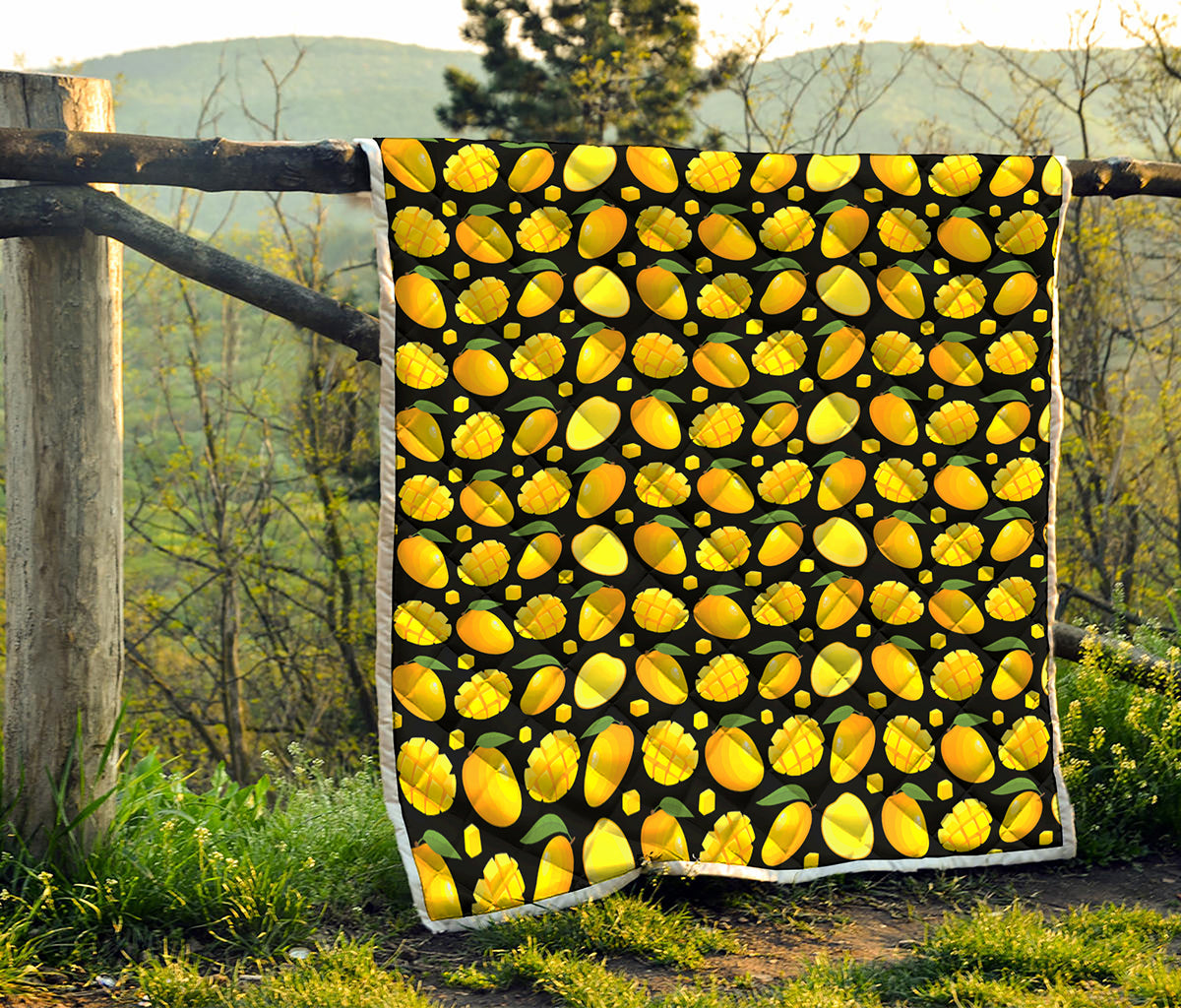 Mango Pattern Print Quilt