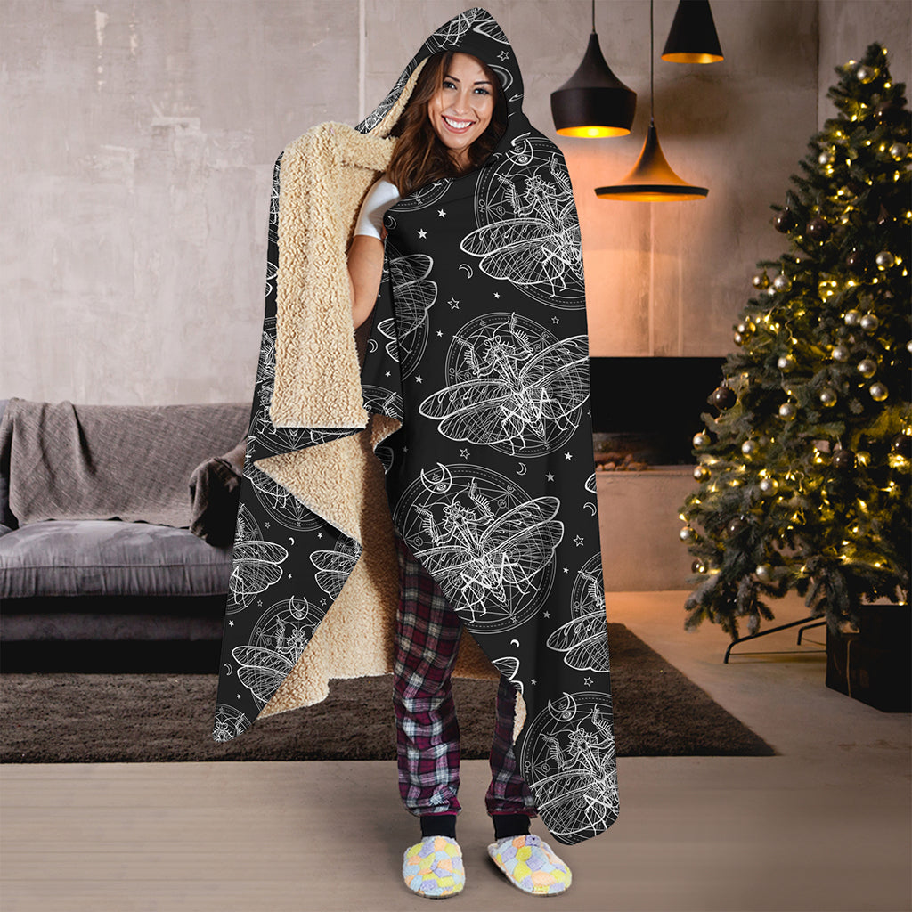 Mantis Spirit Animal Pattern Print Hooded Blanket