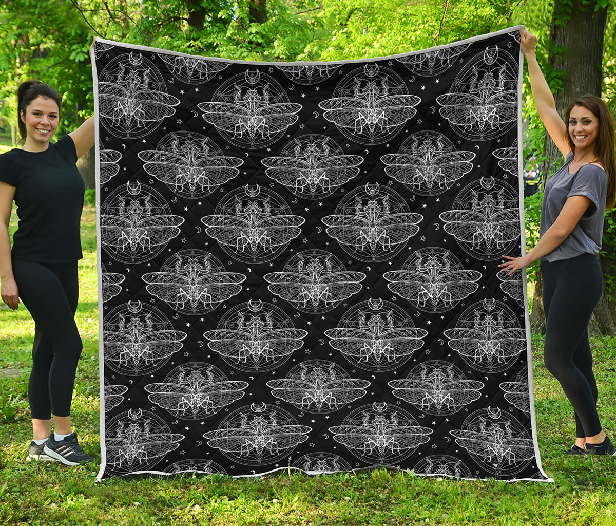 Mantis Spirit Animal Pattern Print Quilt