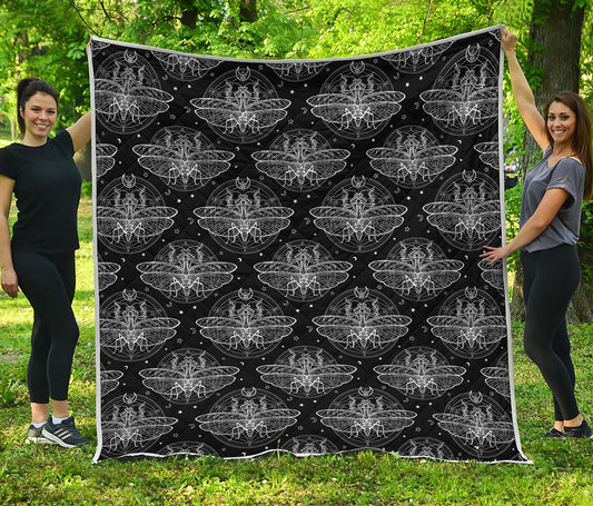 Mantis Spirit Animal Pattern Print Quilt