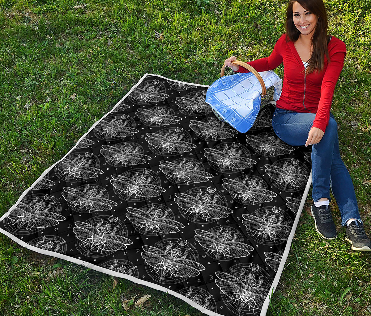 Mantis Spirit Animal Pattern Print Quilt
