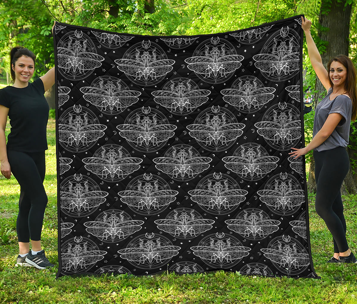 Mantis Spirit Animal Pattern Print Quilt