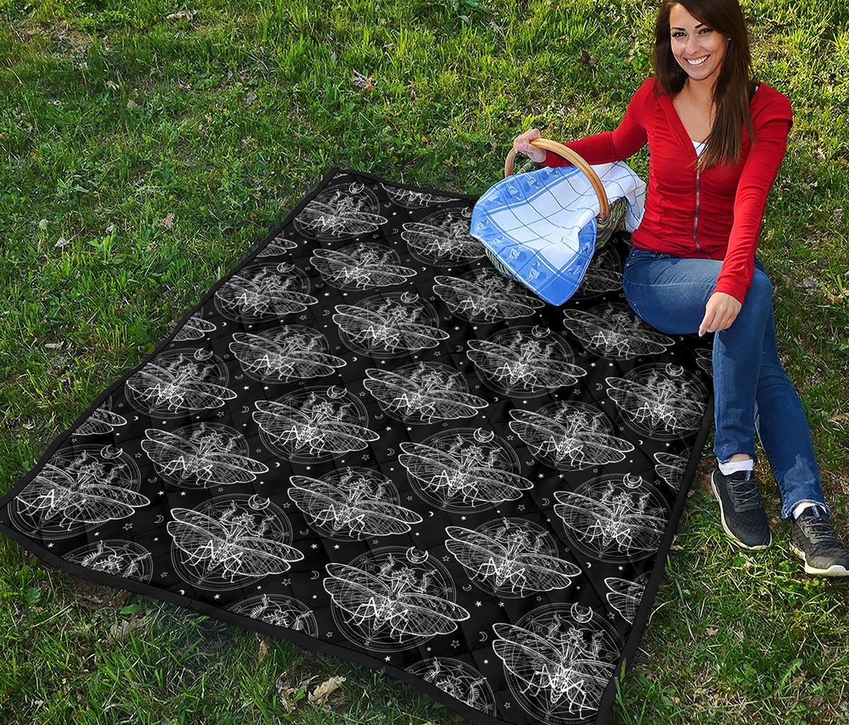 Mantis Spirit Animal Pattern Print Quilt