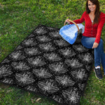 Mantis Spirit Animal Pattern Print Quilt
