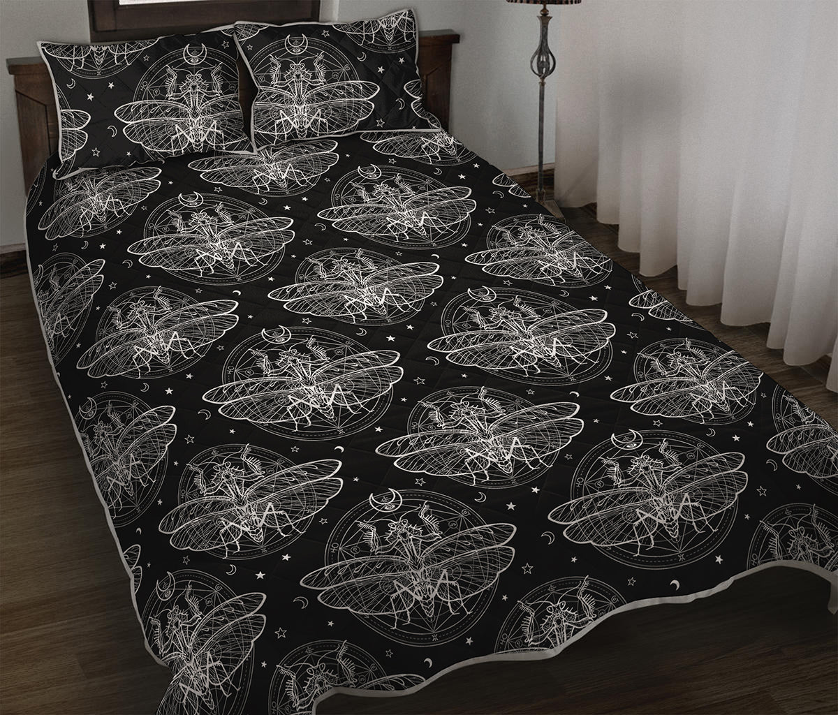 Mantis Spirit Animal Pattern Print Quilt Bed Set