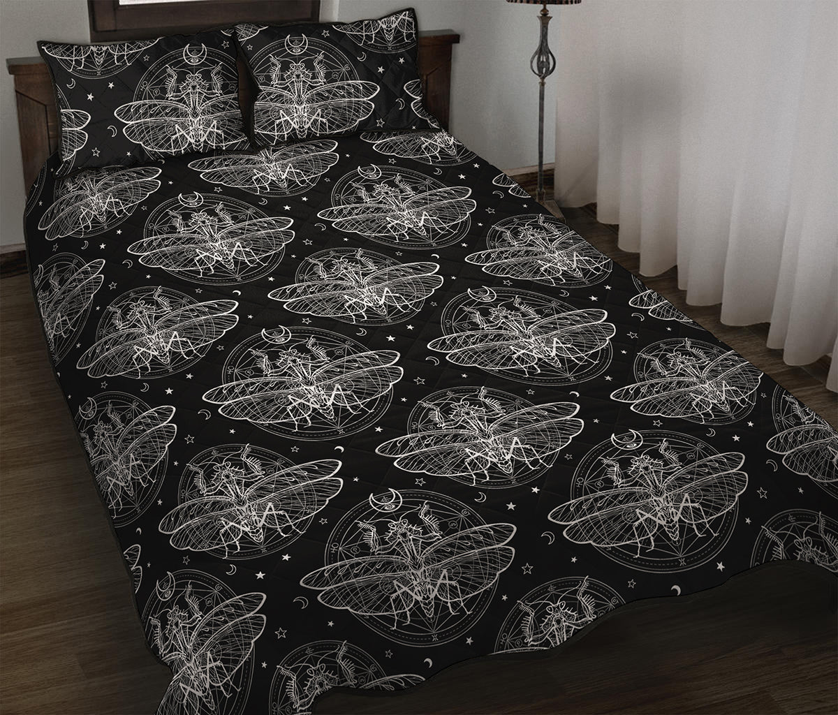 Mantis Spirit Animal Pattern Print Quilt Bed Set
