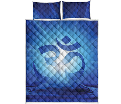 Mantra Om Print Quilt Bed Set
