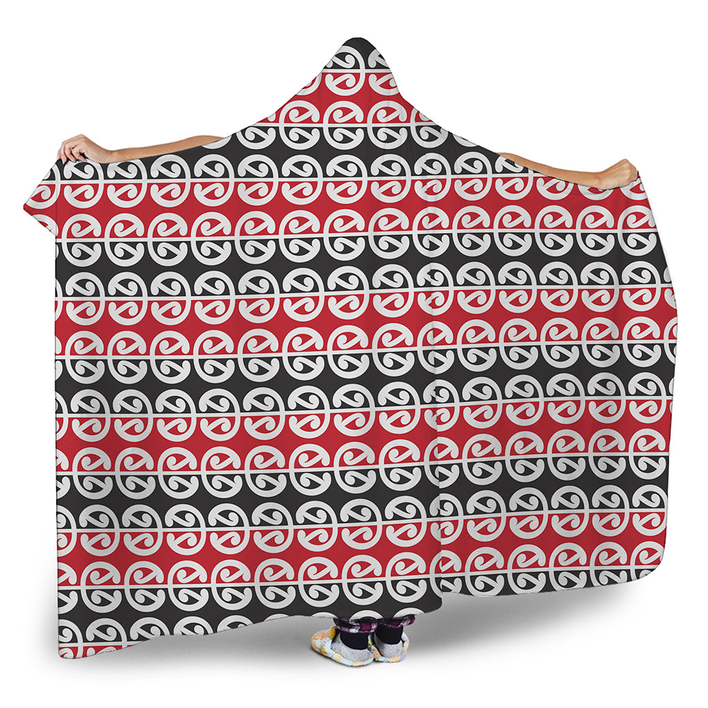 Maori Kowhaiwhai Pattern Print Hooded Blanket