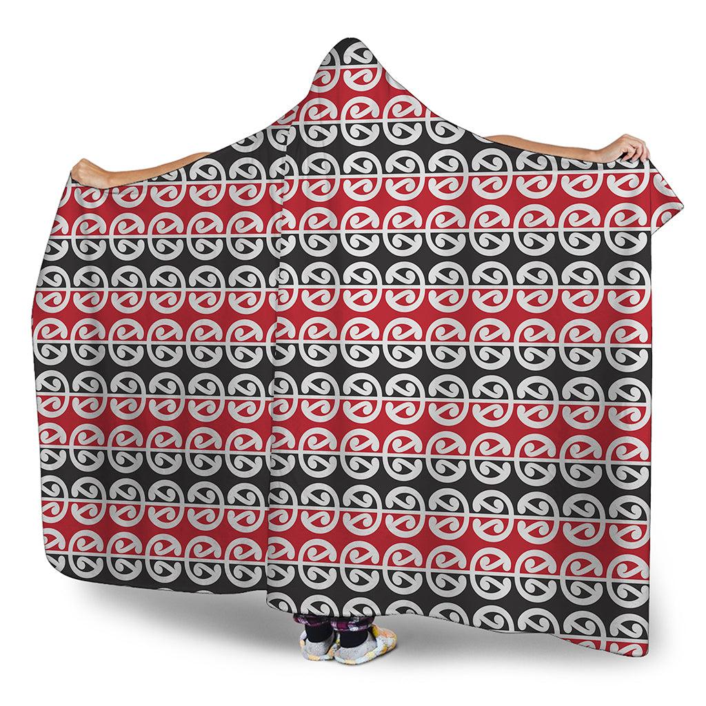 Maori Kowhaiwhai Pattern Print Hooded Blanket
