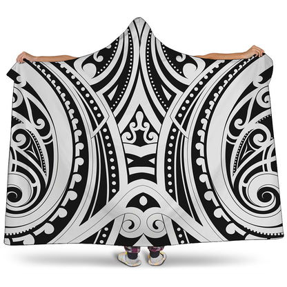 Maori Tribal Tattoo Pattern Print Hooded Blanket