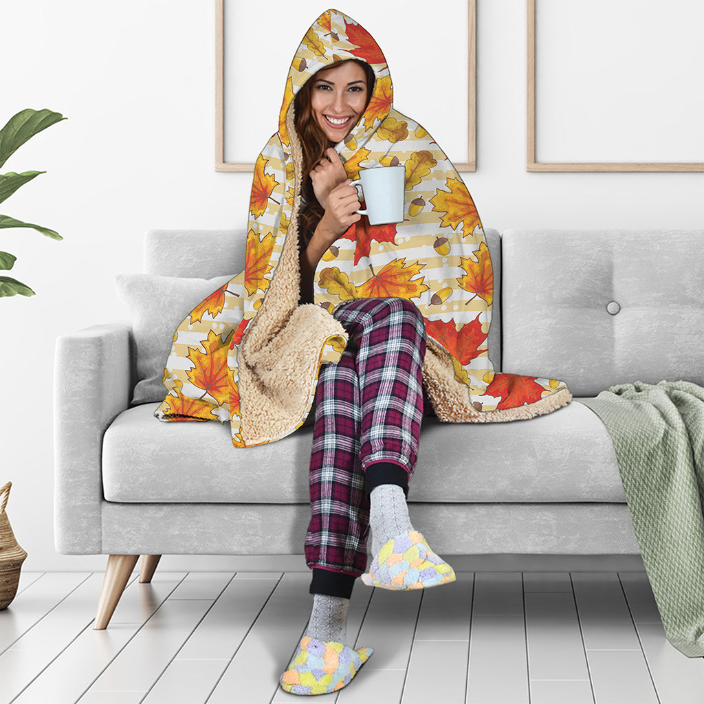 Maple And Oak Pattern Print Hooded Blanket