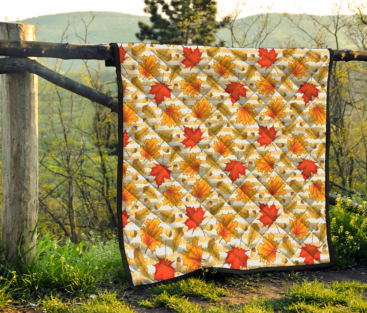 Maple And Oak Pattern Print Quilt