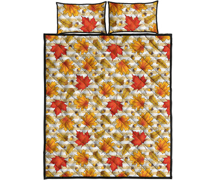 Maple And Oak Pattern Print Quilt Bed Set