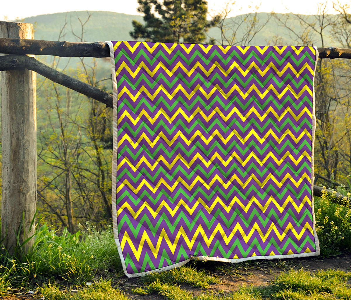 Mardi Gras Chevron Pattern Print Quilt