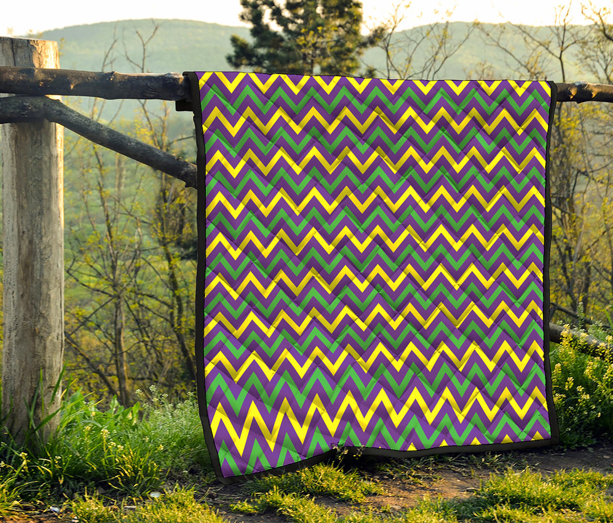 Mardi Gras Chevron Pattern Print Quilt