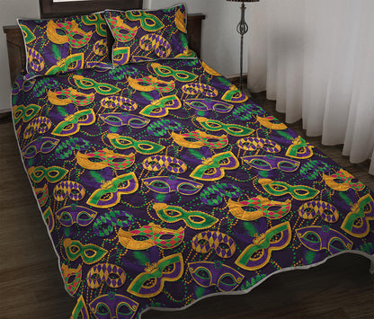 Mardi Gras Festival Pattern Print Quilt Bed Set