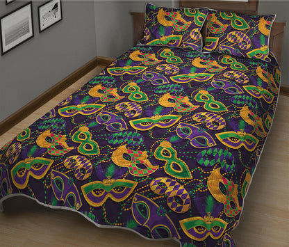 Mardi Gras Festival Pattern Print Quilt Bed Set