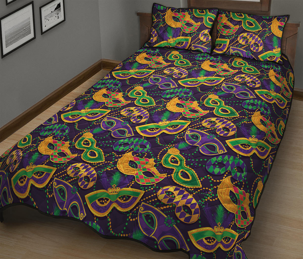 Mardi Gras Festival Pattern Print Quilt Bed Set