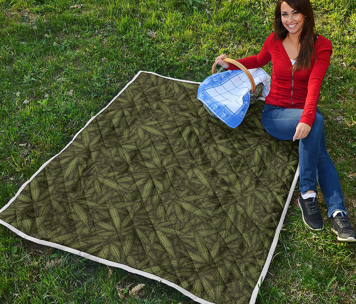 Marijuana Leaf Pattern Print Quilt