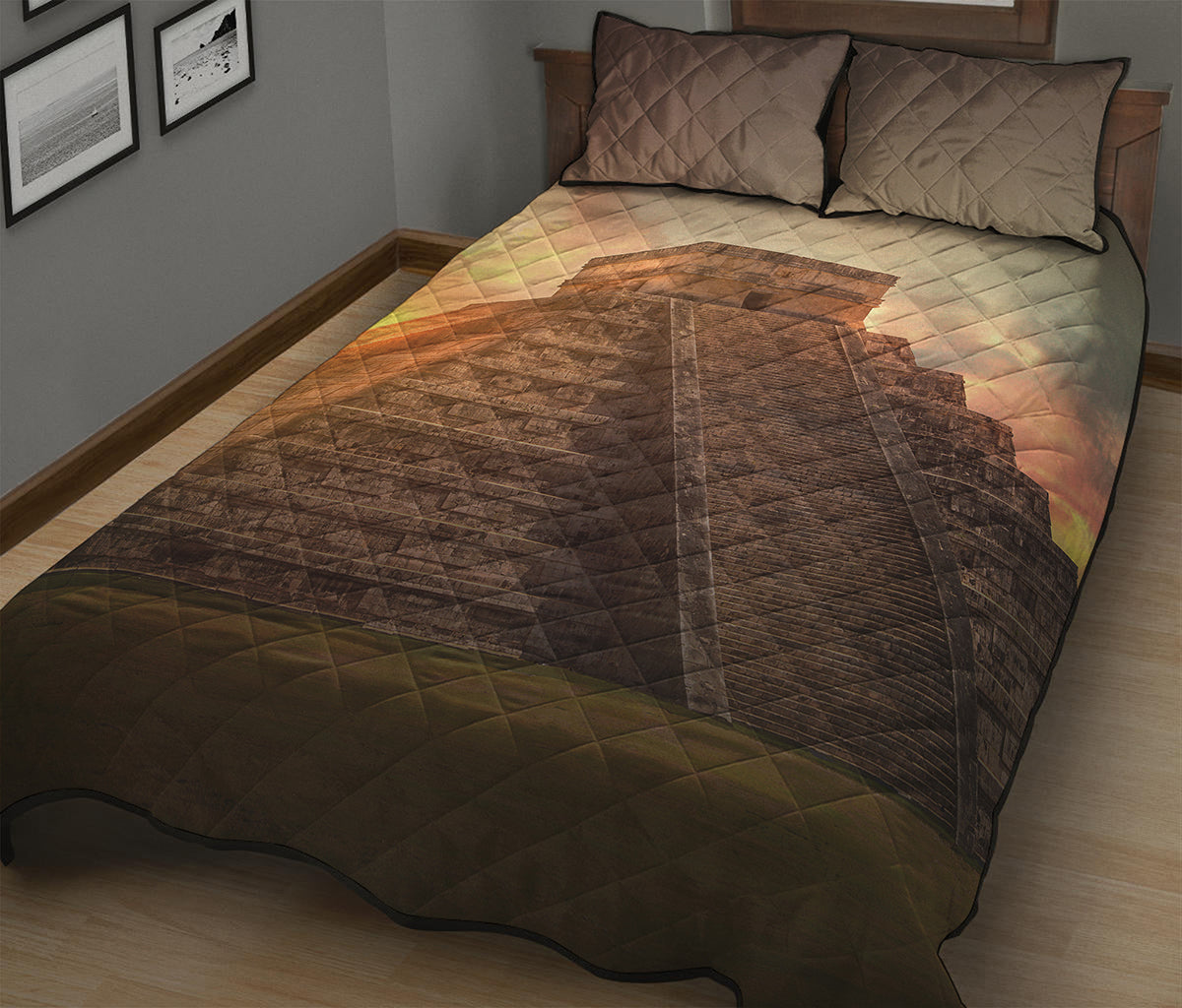 Mayan Pyramid Print Quilt Bed Set