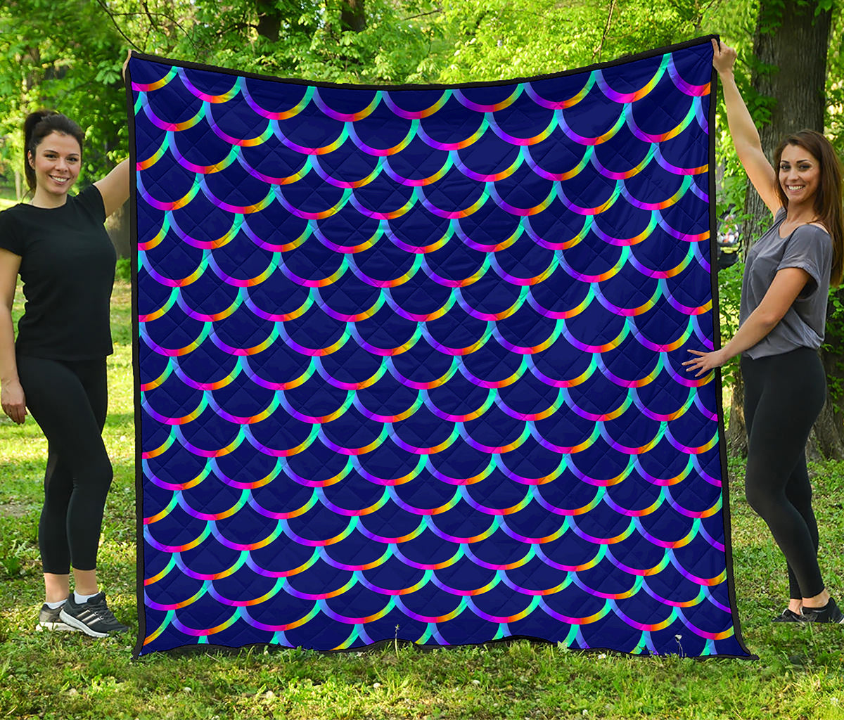 Mermaid Scales Pattern Print Quilt