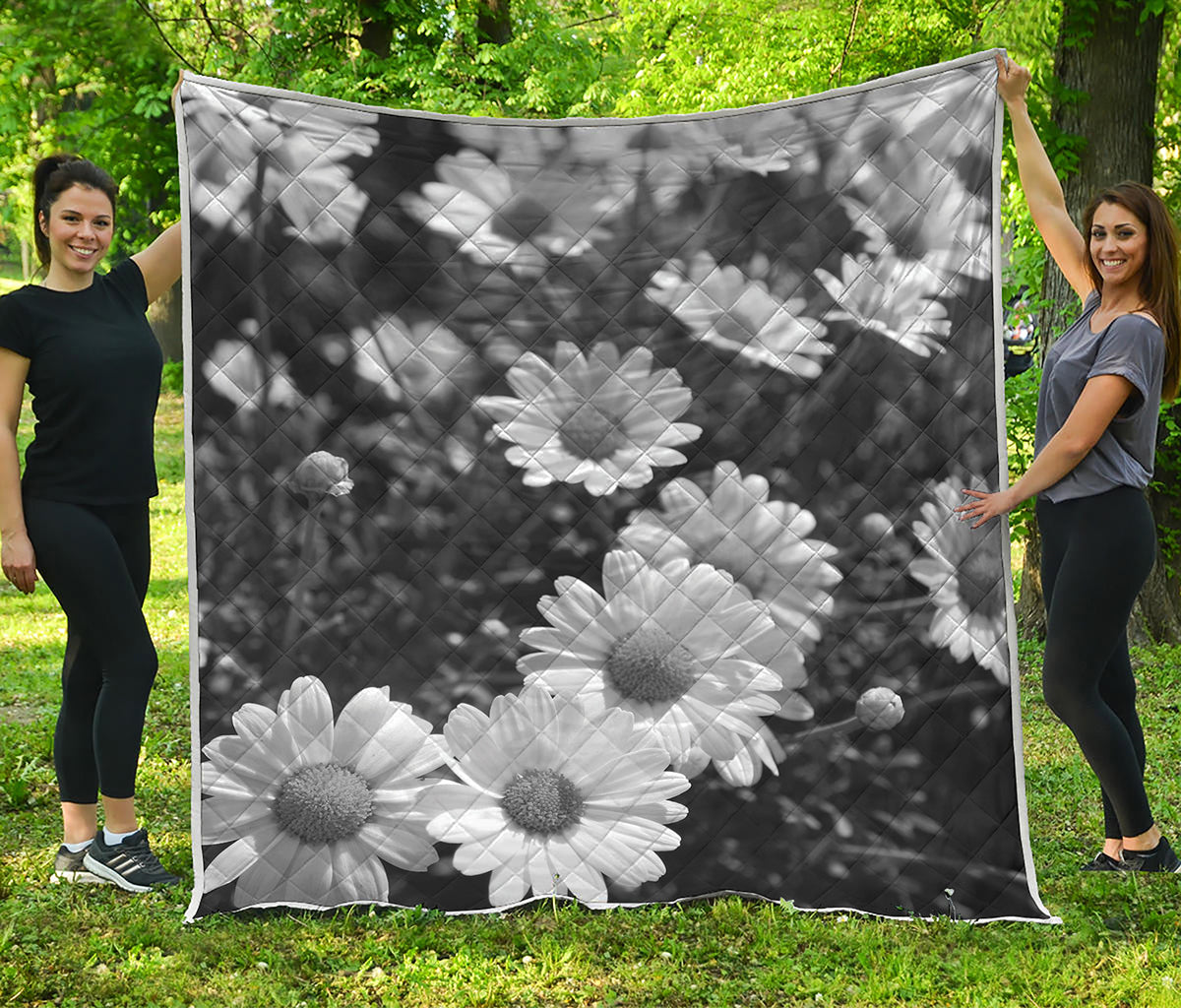 Monochrome Daisy Flower Print Quilt