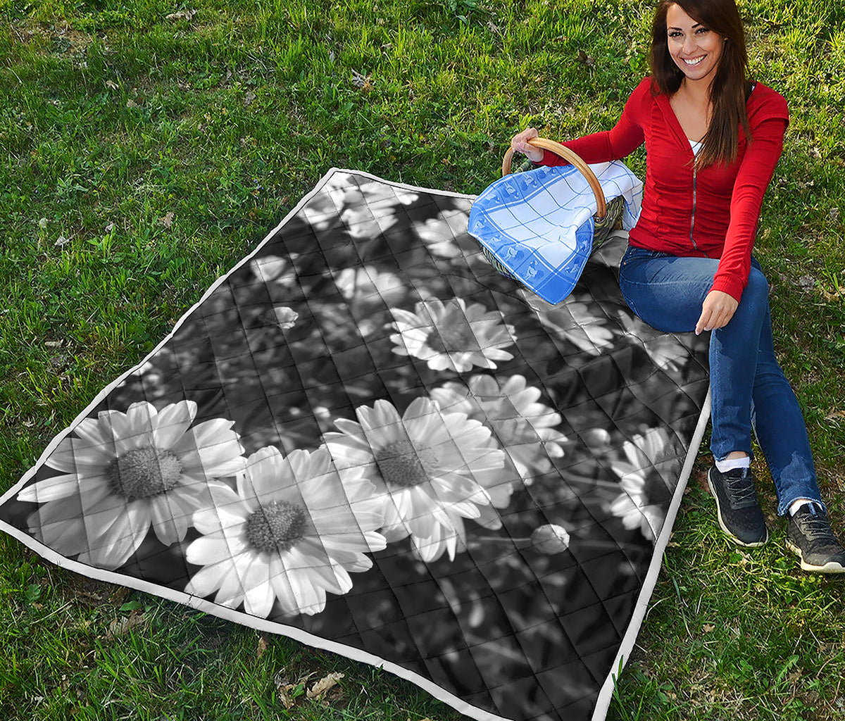 Monochrome Daisy Flower Print Quilt