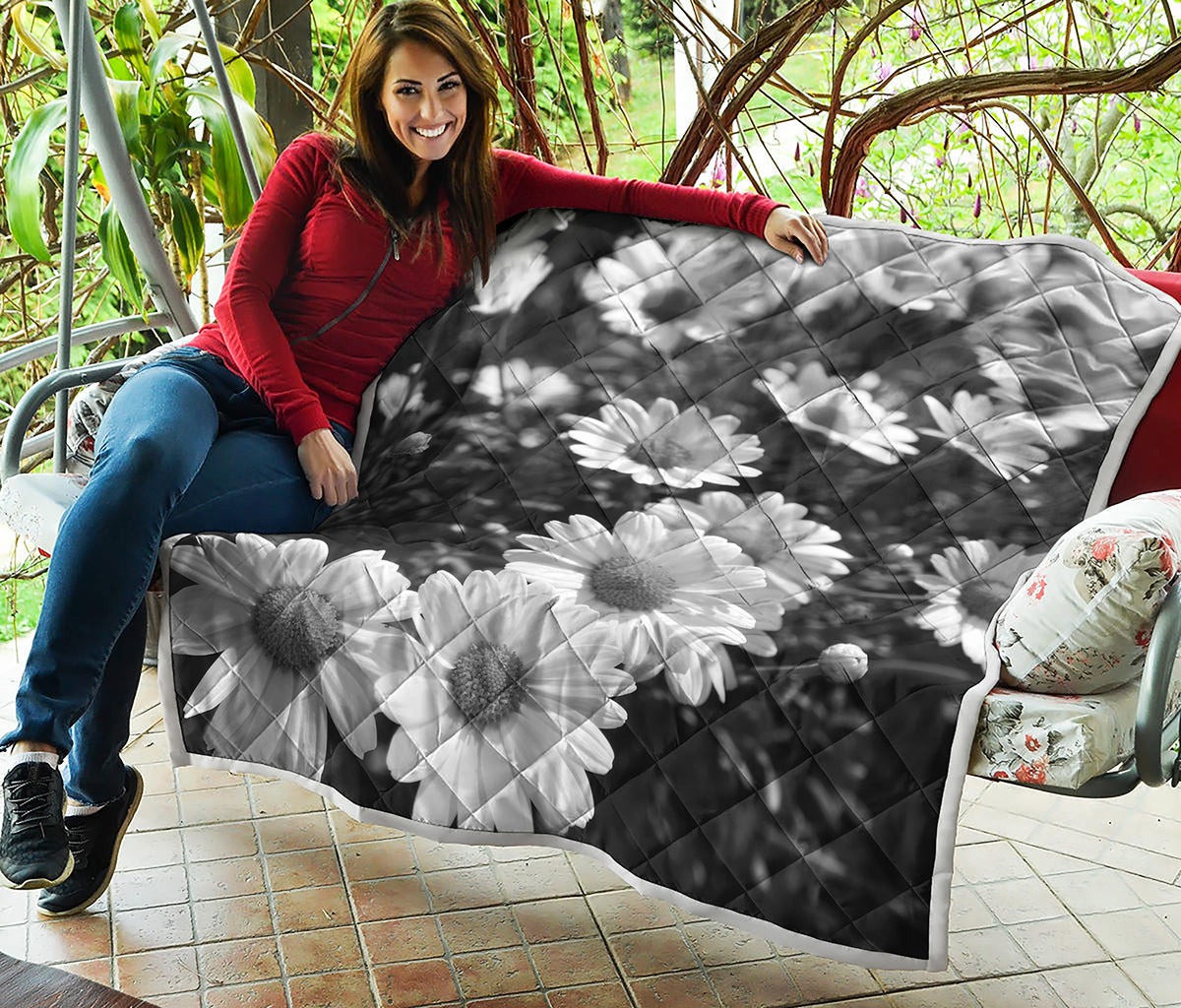 Monochrome Daisy Flower Print Quilt