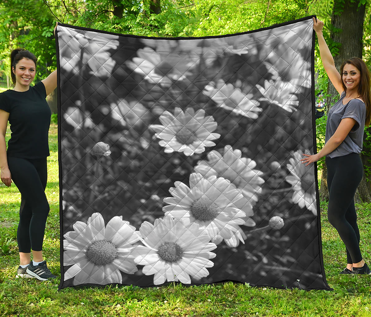 Monochrome Daisy Flower Print Quilt