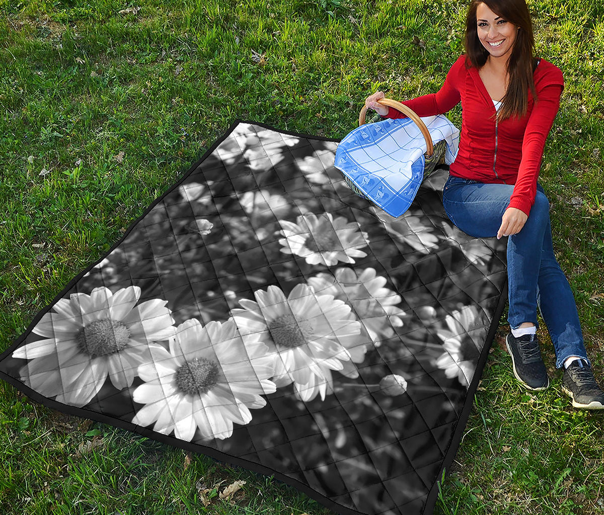 Monochrome Daisy Flower Print Quilt