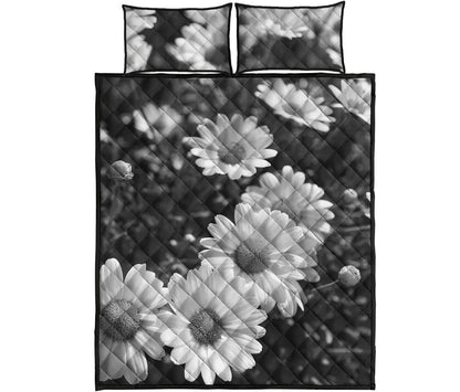 Monochrome Daisy Flower Print Quilt Bed Set