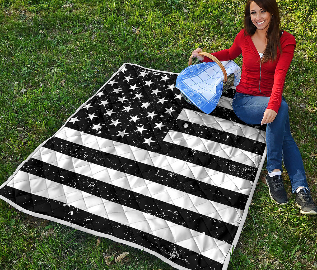 Monochrome Grunge American Flag Print Quilt