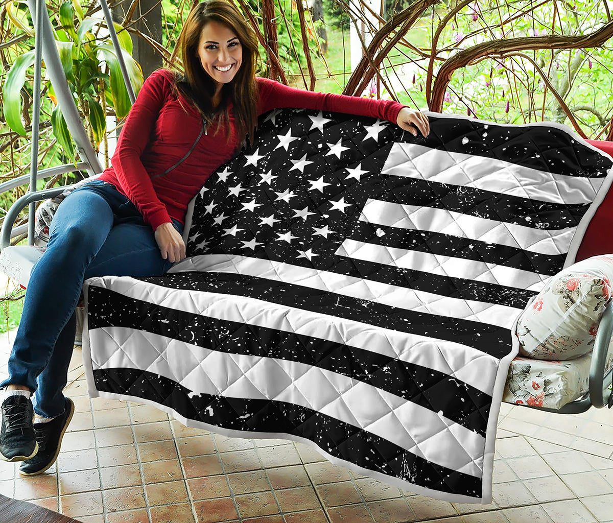 Monochrome Grunge American Flag Print Quilt